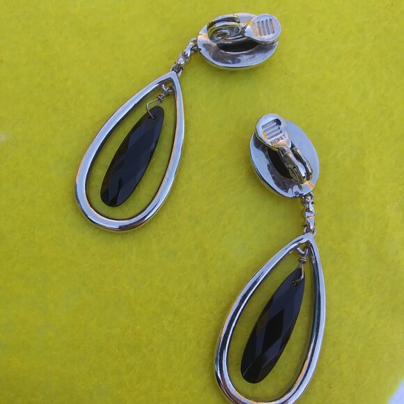 VTG Monet drop Dangle teardrop clip on earrings  rhinestones black cabochons - Picture 5 of 17